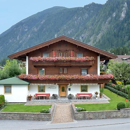 Gaestehaus Alpengruss Mayrhofen Exterior foto